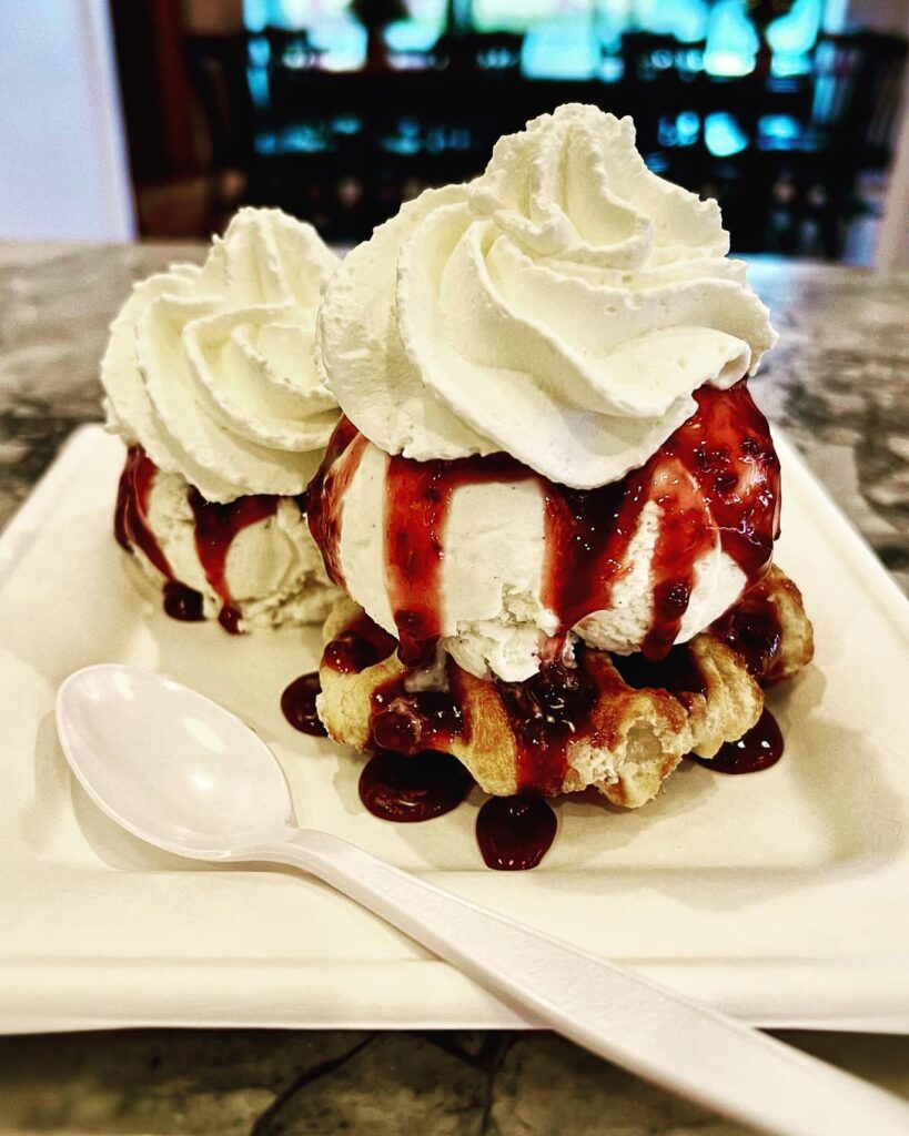 waffle ice cream sundae